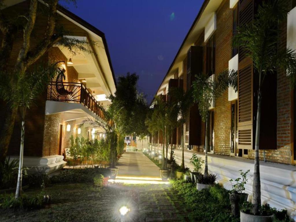 Zfreeti Hotel Nyaung-U Экстерьер фото